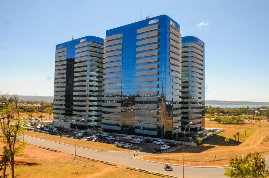 Ações do BRB disparam após anúncio de aquisição do Banco Master