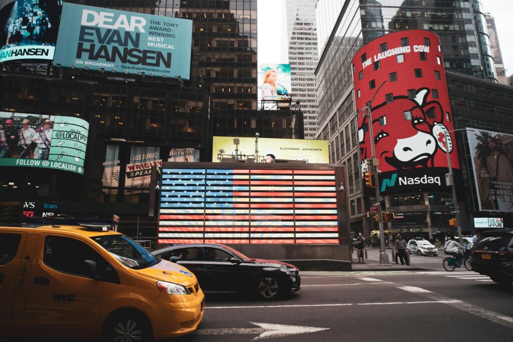 Nasdaq 100: Queda de 4,6% em 2025 Expõe Bolha de IA e Tensões Comerciais